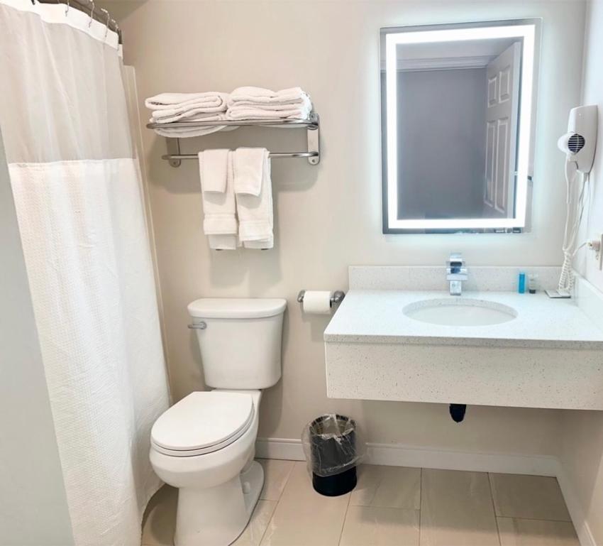 Baldwin Inn And Suites Вэст спрингфильд Экстерьер фото